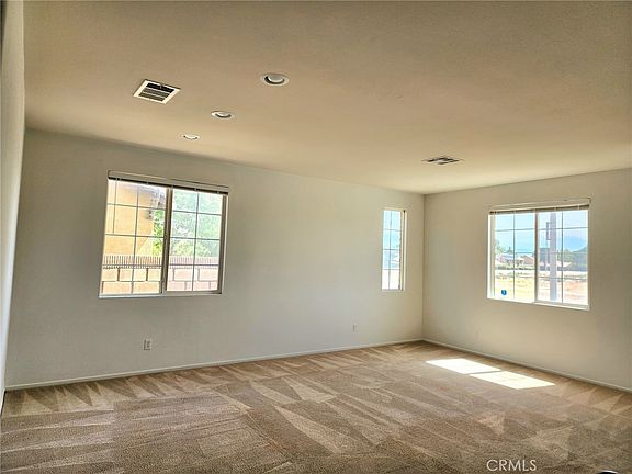 5th image of 3019 W Newgrove St