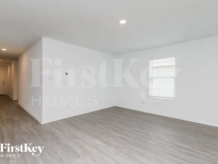 5402 Basil Chase — Photo 3