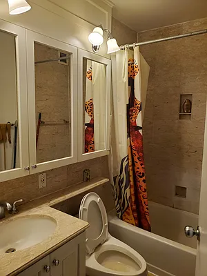 Rented by Akam Sales and Brokerage | media 18