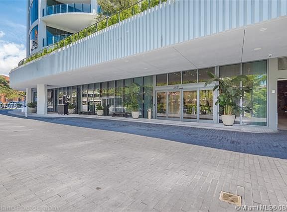 2nd image of 2831 S Bayshore Dr Unit 707
