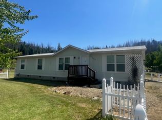 525 Indian Meadows Dr, Happy Camp, CA