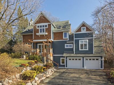 3184 Shoreline Ln, Arden Hills, MN, 55112