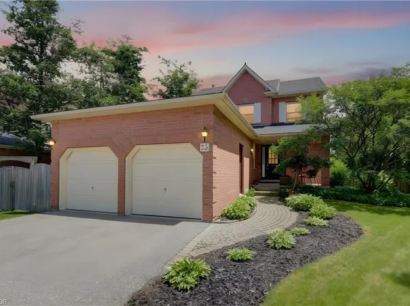 23 Trelawney St, Kitchener, ON N2N 3A8