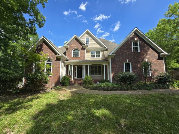 409 Foxglove Ln