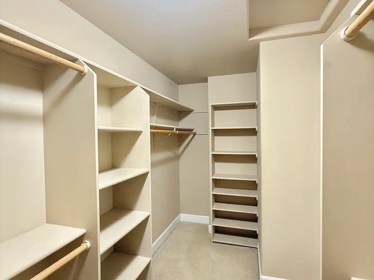 15913 Bridgeview Dr — Photo 17