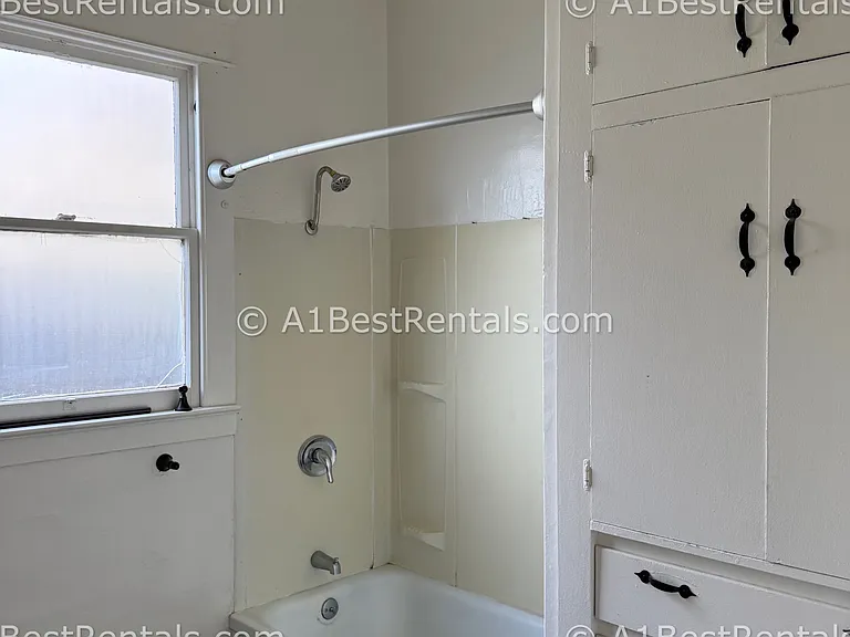 107 Hackberry Ave — Photo 9