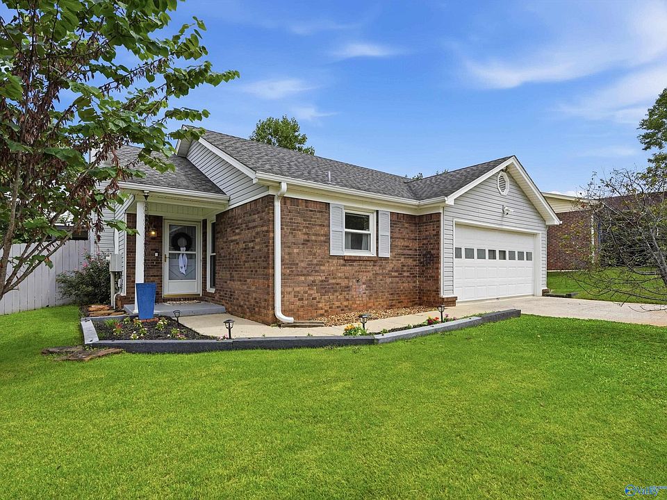 1st image of 214 Barkwood Dr NE