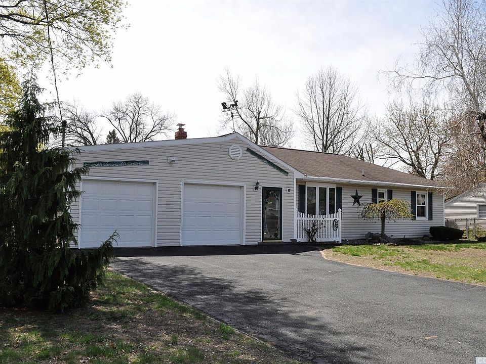 1st image of 19 Emerick Ln