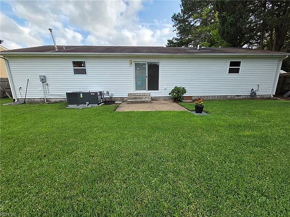 3rd image of 3056 Capital Hill Ln