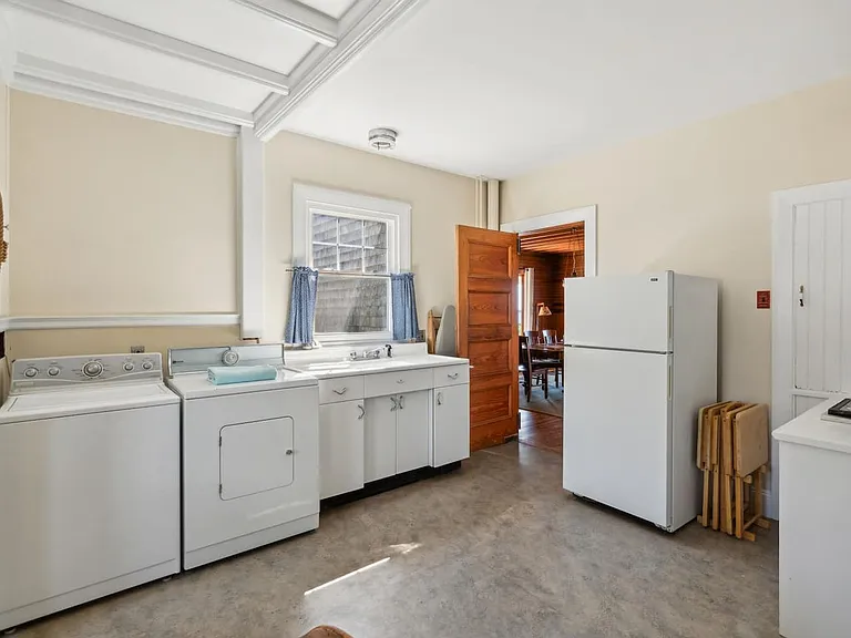 Laundry Room Cabinet