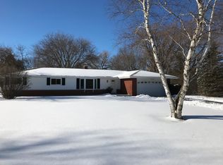 10329 N Sunnycrest Dr, Mequon, WI 53092