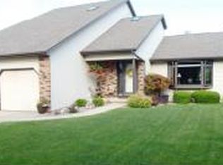 227 Nob Hill Ln, De Pere, WI 54115