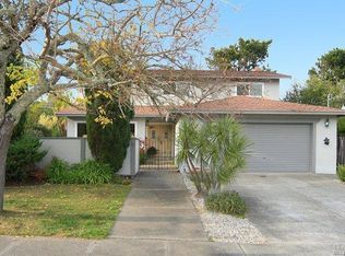 15 Sandalwood Ct, San Rafael, CA 94903