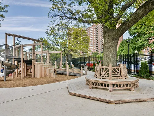 Sold by Robert E. Hill  | media 24