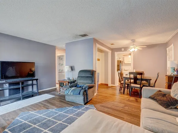 761 Pine St, Hurst, TX 76053