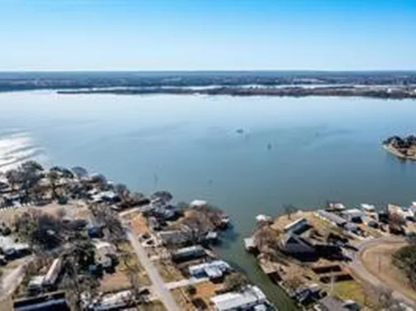 3905 Montgomery Dr, Granbury, TX 76049