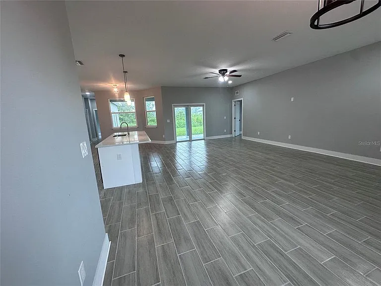 13195 Drysdale Ave — Photo 8