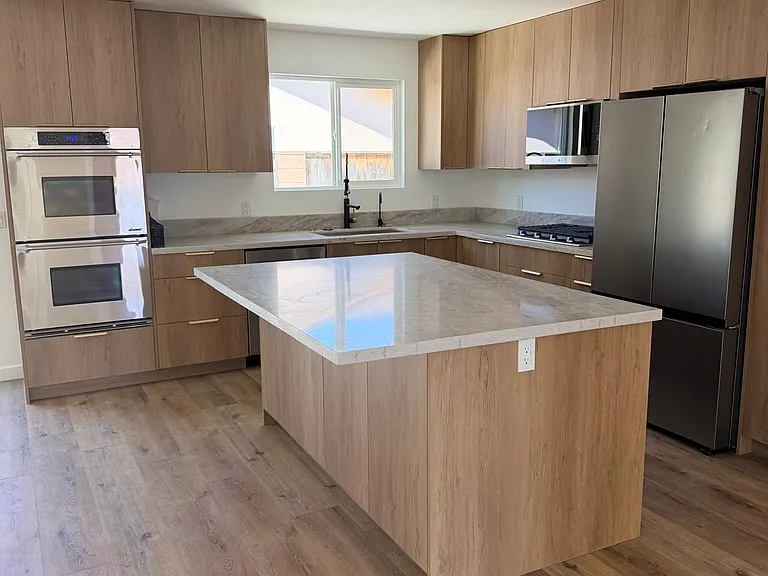 6453 Sale Ave — Photo 2