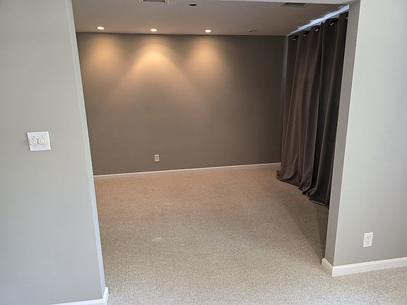 Bedroom Space 13.8 Ft x 10.1 Ft.