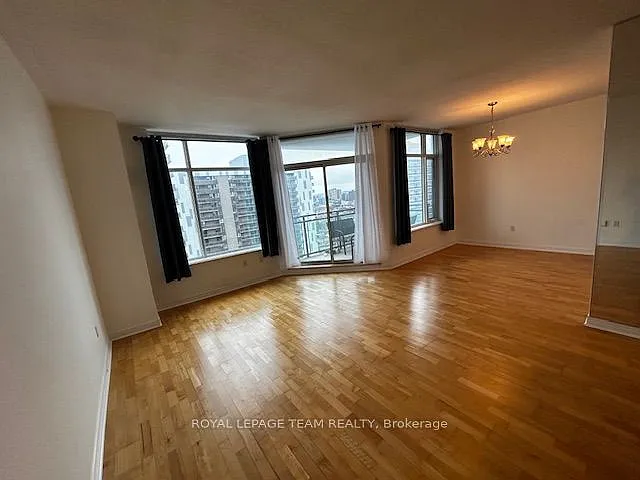 570 Laurier Ave W #1801 — Photo 9