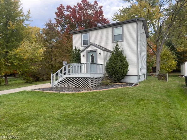 514 Rosegarden Dr NE, Warren, OH 44484