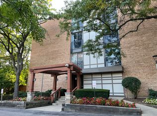 1811 Four Lakes Ave APT 1H, Lisle, IL 60532