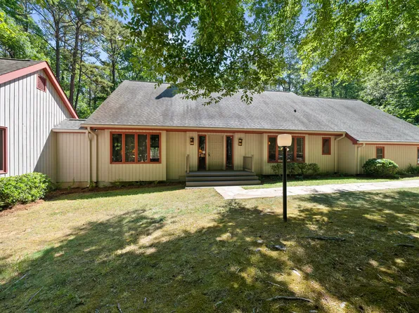 101 Stoneridge Dr, Chapel Hill, NC 27514
