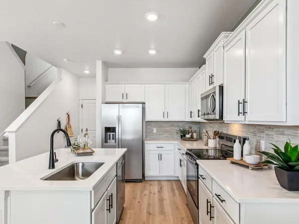 9813 Bahama St, Commerce City, CO 80022