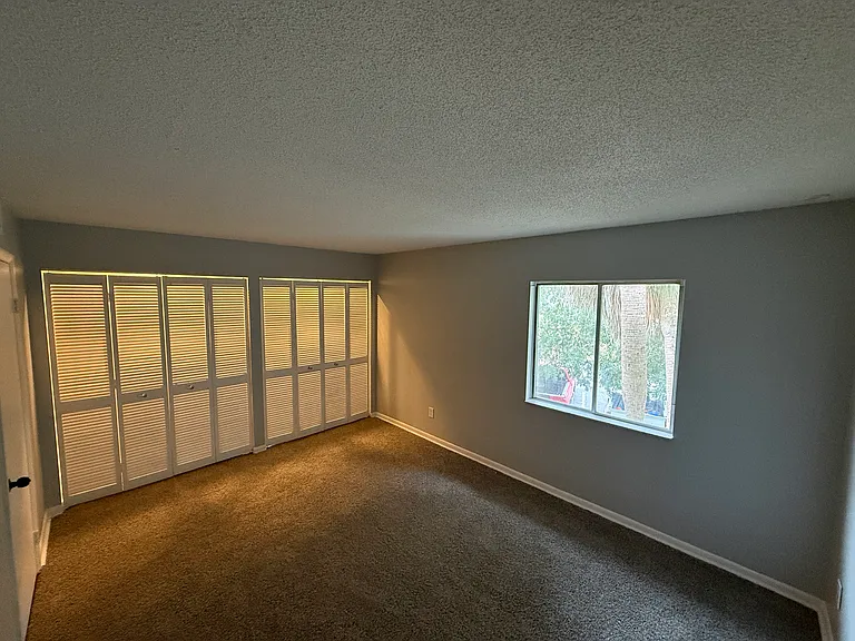 586 Bahia Cir #B — Photo 12