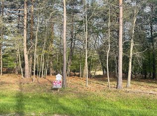 1262 Shepard Ln, Oxford, MI
