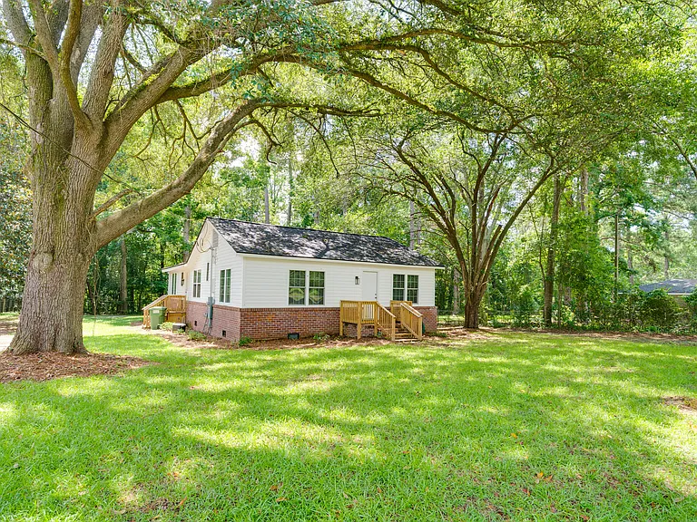 706 E Pinetree Blvd — Photo 6
