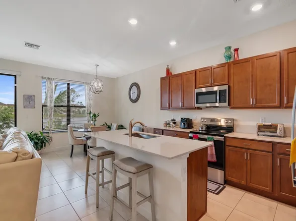 886 S Verona Trace Dr, Vero Beach, FL 32966