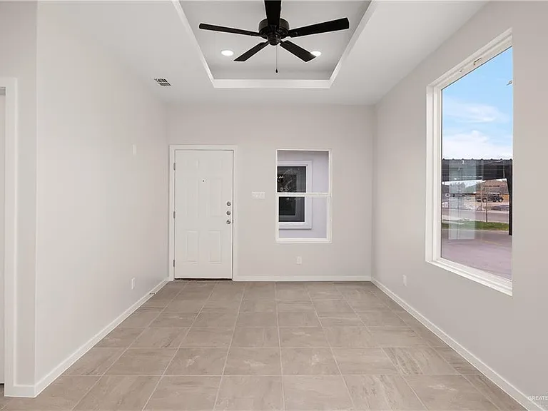2501 Hilltop Ave #2 — Photo 3