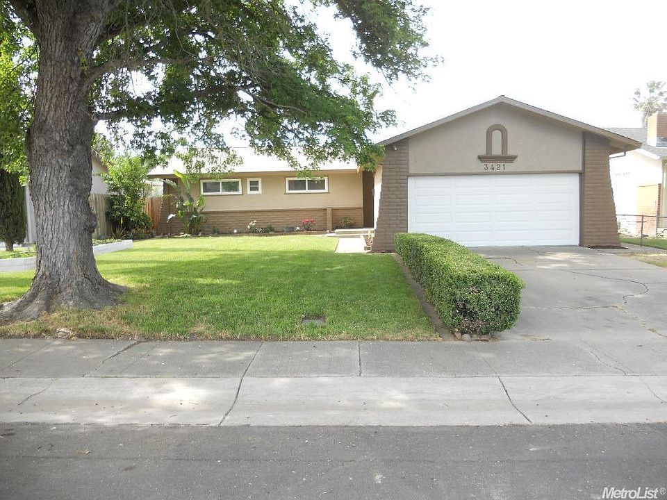 1st image of 3421 N Palomar Ave
