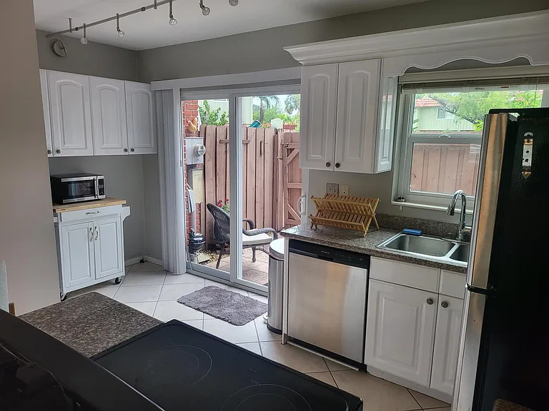 32 NE 20th Ct #4B — Photo 7