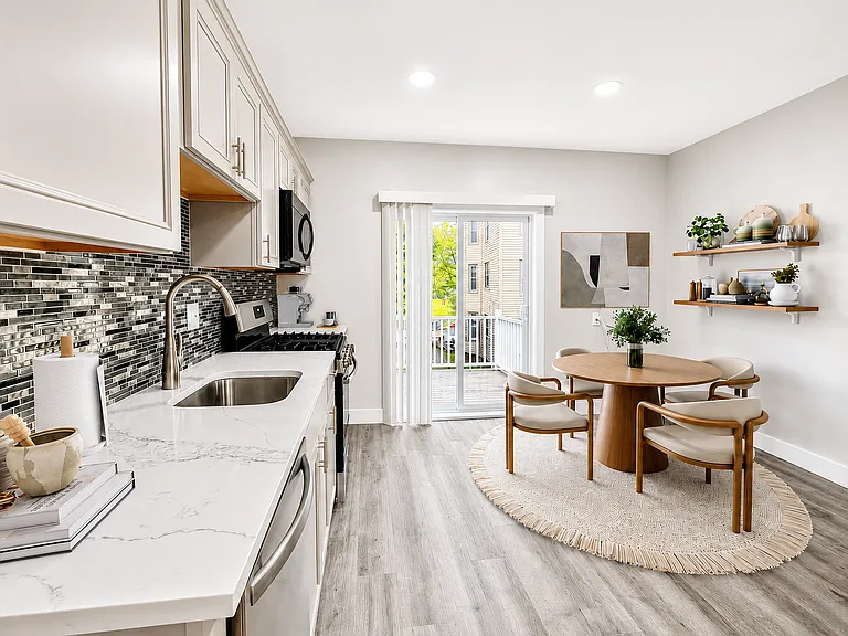 31 Adrian St #2 — Photo 2
