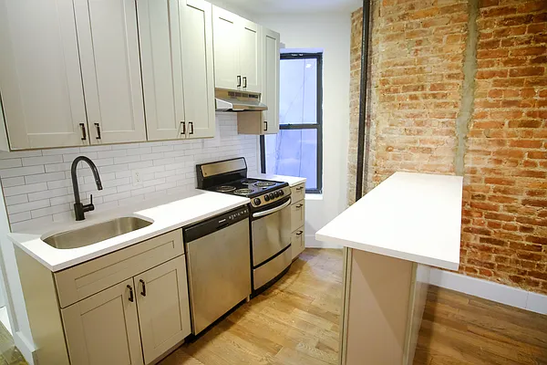 Rented by Bohemia Realty Group | media 2