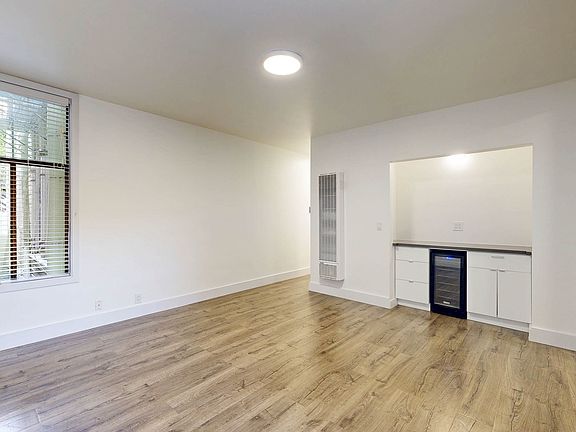 4th image of 726 Fillmore St APT 2