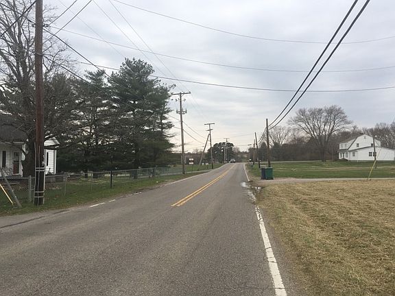 4th image of 2842 Pinkerton Ln