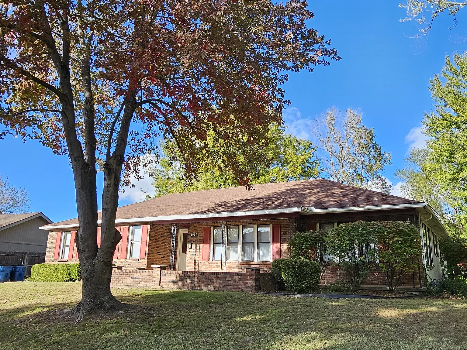 3 bed, 2.5 bath, 2155 sqft, $1,700 — Photo 3