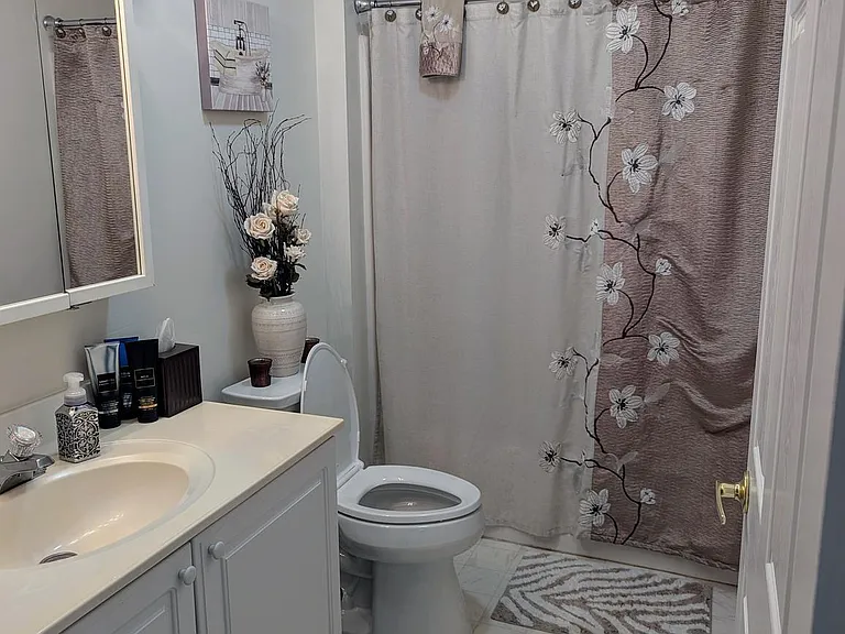 47 Radcliffe Dr — Photo 15