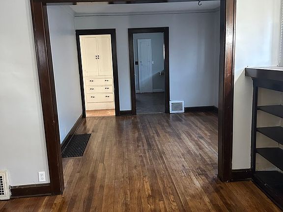 2nd image of 1300 E 62nd St