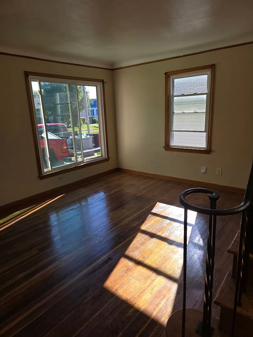 Section 8 Welcome Newly Updated 3-Bedroom / 2-Bath Home — Photo 3