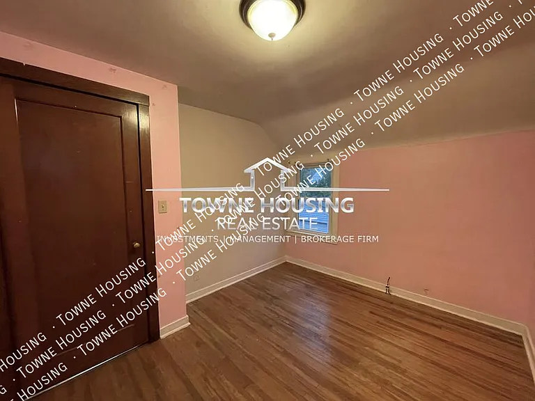 160 Woodward Ave #RIGHT — Photo 12