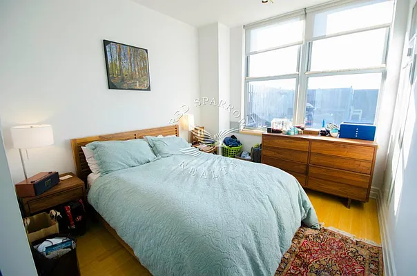 Rented by Red Sparrow Realty Group | media 42