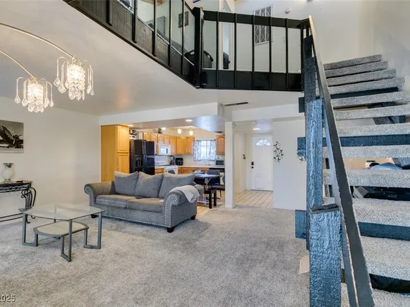 4047 Village Sq, Las Vegas, NV 89121