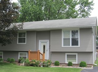 1506 Evergreen St, Holiday Hills, IL 60051