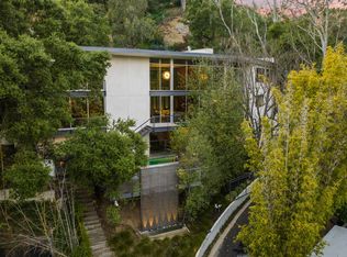 2207 Bowmont Dr, Beverly Hills, CA 90210