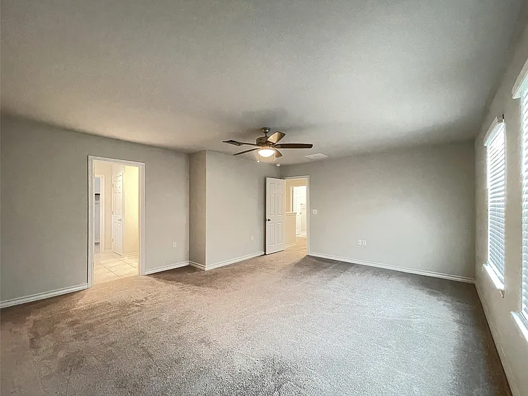 1602 Jacey Way — Photo 23
