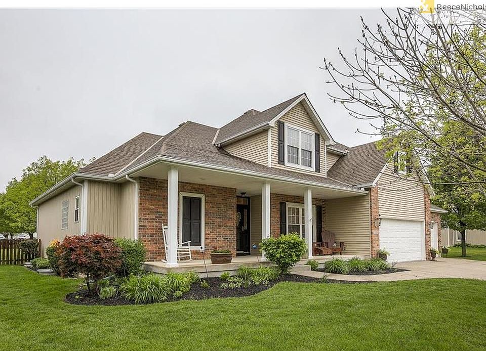 Welcome to 3109 S Fallbrook Court